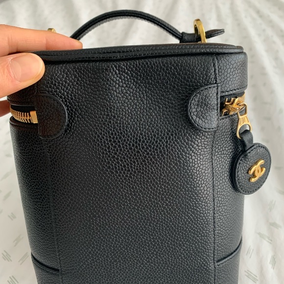 Chanel vintage vanity bag - Picture 3 of 9